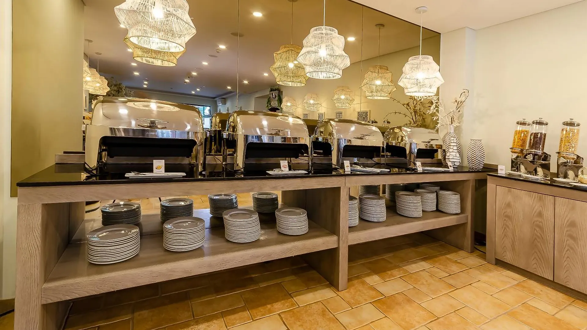 アパートホテル Turim Estrela Do Vau Hotel ポルティマン