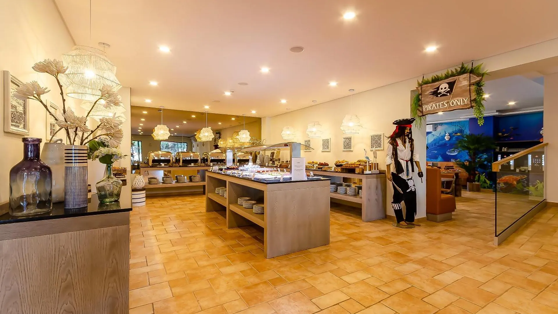 アパートホテル Turim Estrela Do Vau Hotel ポルティマン